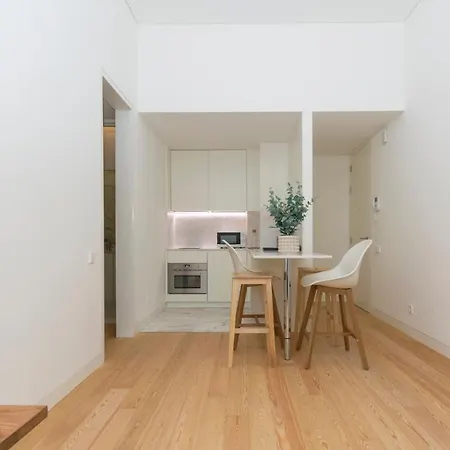 Апартаменты Downtown Flat By Lovelystay *